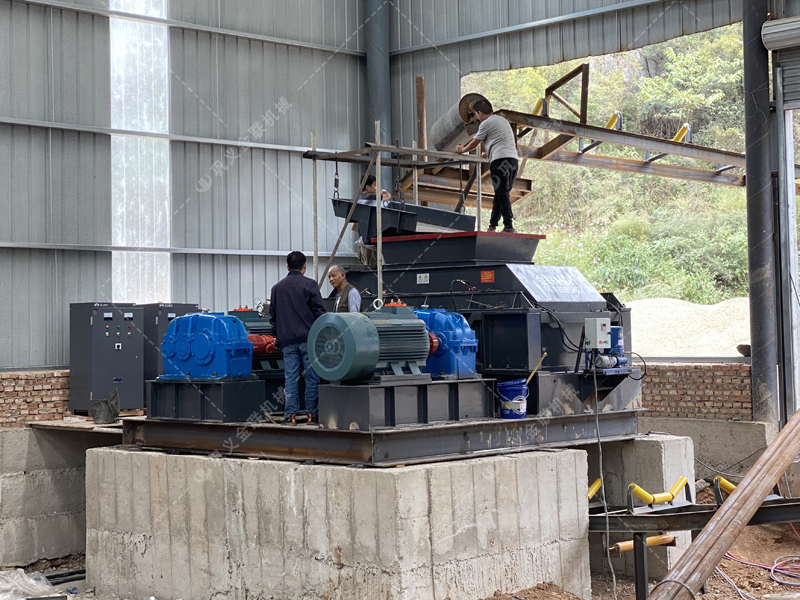 解決對輥破碎機運轉(zhuǎn)過程中軸承溫度過高的方法 解決對輥破碎機運轉(zhuǎn)過程中軸承溫度過高的方法