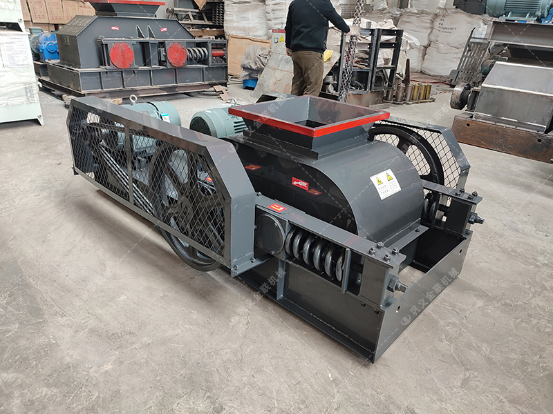 破碎石膏原礦料的雙齒輥破碎機廠家如何選擇？