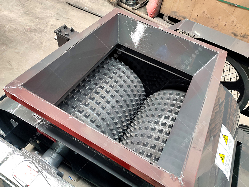 破碎石膏原礦料的雙齒輥破碎機廠家如何選擇？